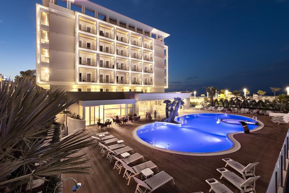Ambasciatori Luxury Resort Riccione Buitenkant foto